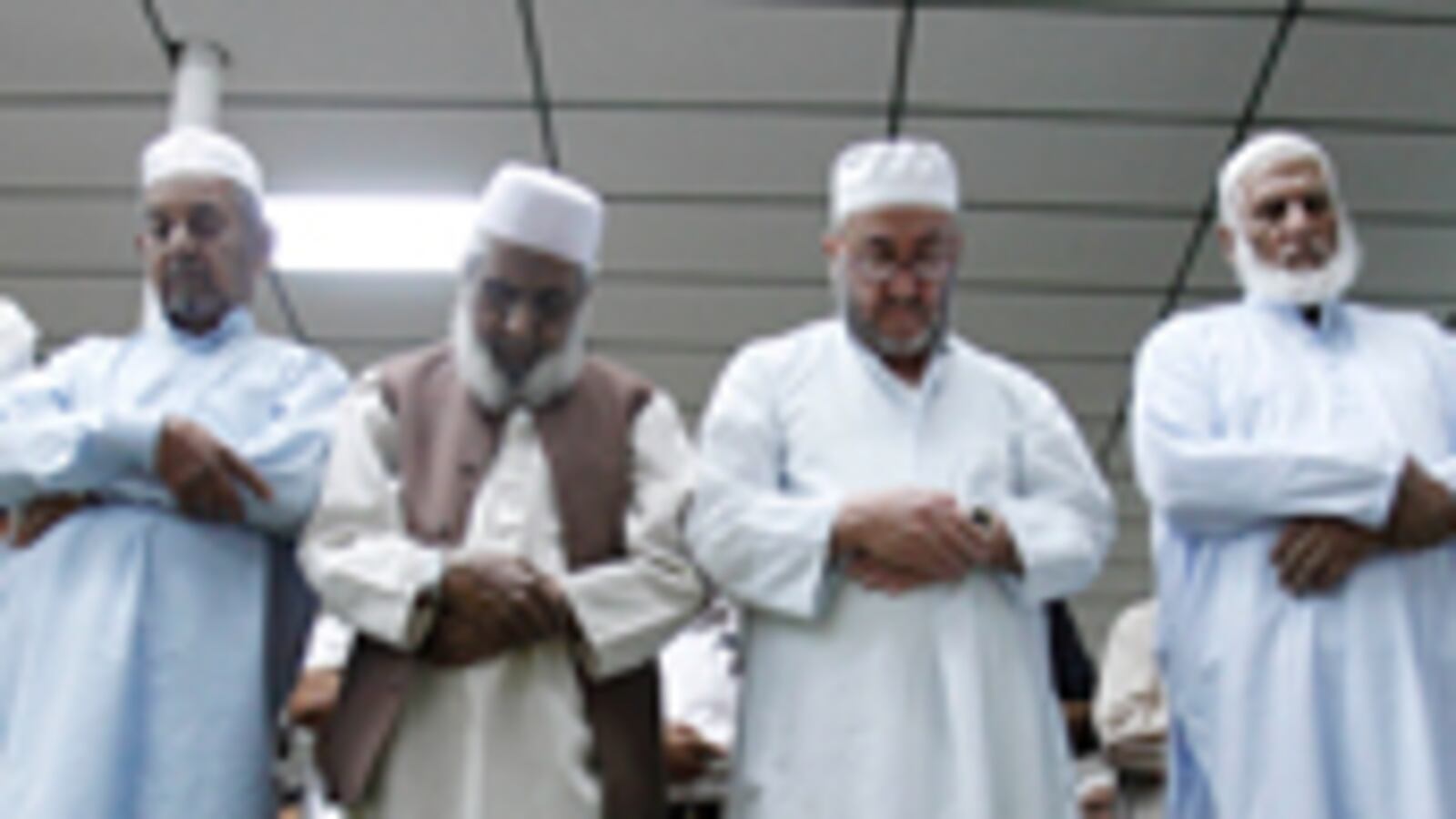 articles/2010/08/17/ground-zero-mosque-controversy-america-has-disgraced-itself/beinart-mosque_120477_us1oeu