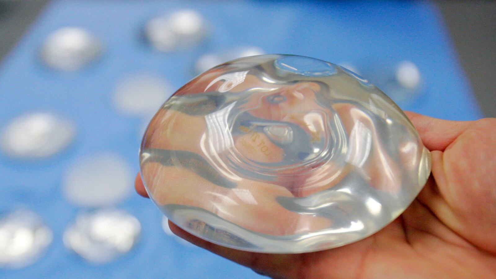 cheats/2011/12/20/france-recalls-breast-implants/french-women-breast-implants-faulty-cs_tscno5