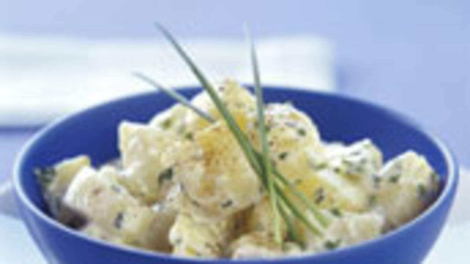 articles/2009/07/14/the-backyard-cookout-gets-style/ultimate-vs-budget---potato-salad-3_mdae0t