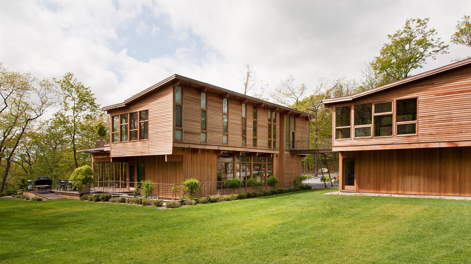 galleries/2013/02/03/omg-i-want-this-house-frida-kahlo-edition-photos/130201-hudson-home-tease_sknvqk