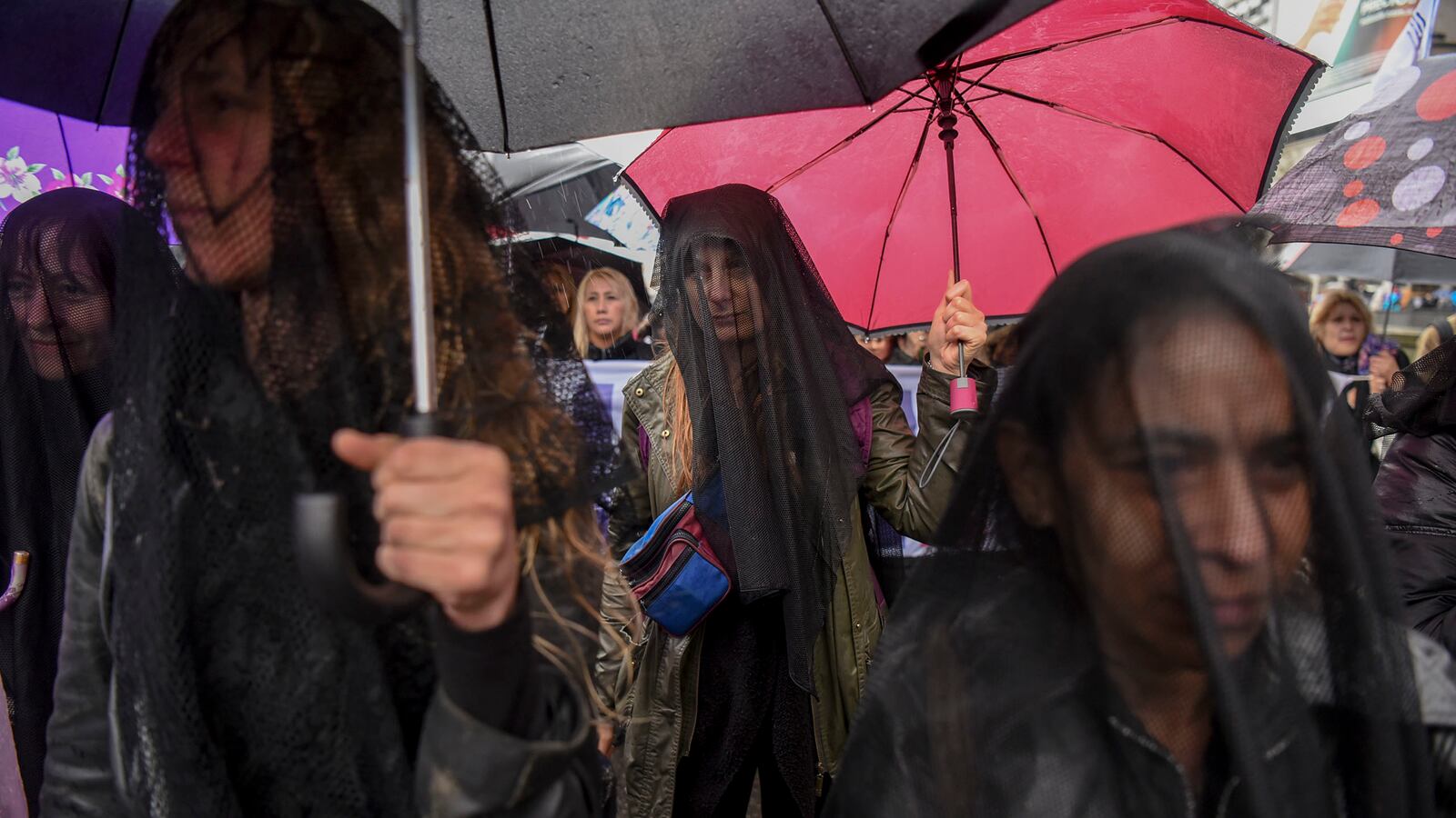 articles/2016/10/22/in-argentina-women-are-fighting-back-against-gender-violence/161020-Shafafy-argentina-protests-tease_phw9kt