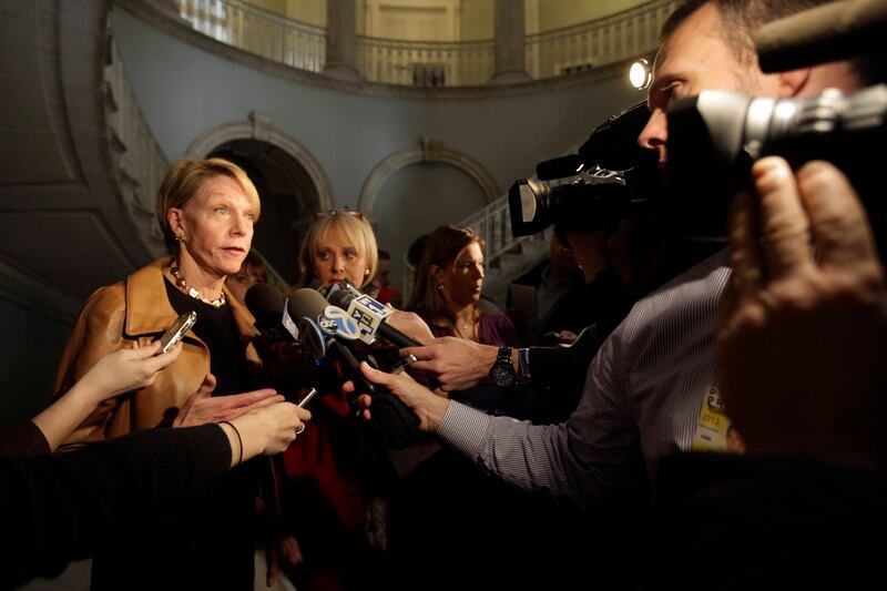 articles/2013/05/03/cathie-black-s-emails-release-5-juiciest-bits/130503-Cathie_Black-tease_xqhhzv