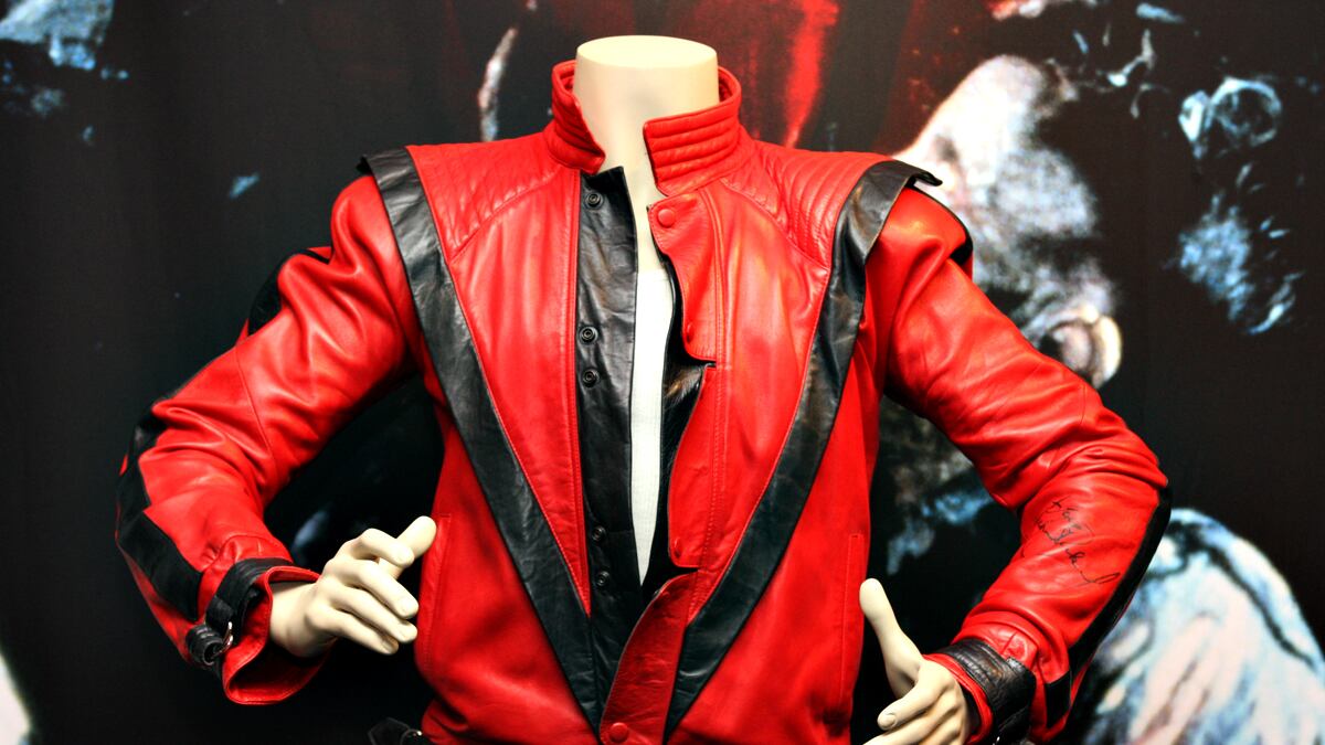 cheats/2011/06/27/thriller-jacket-sells-for-1-8m/thriller-jacket-cheat_xd7pt2