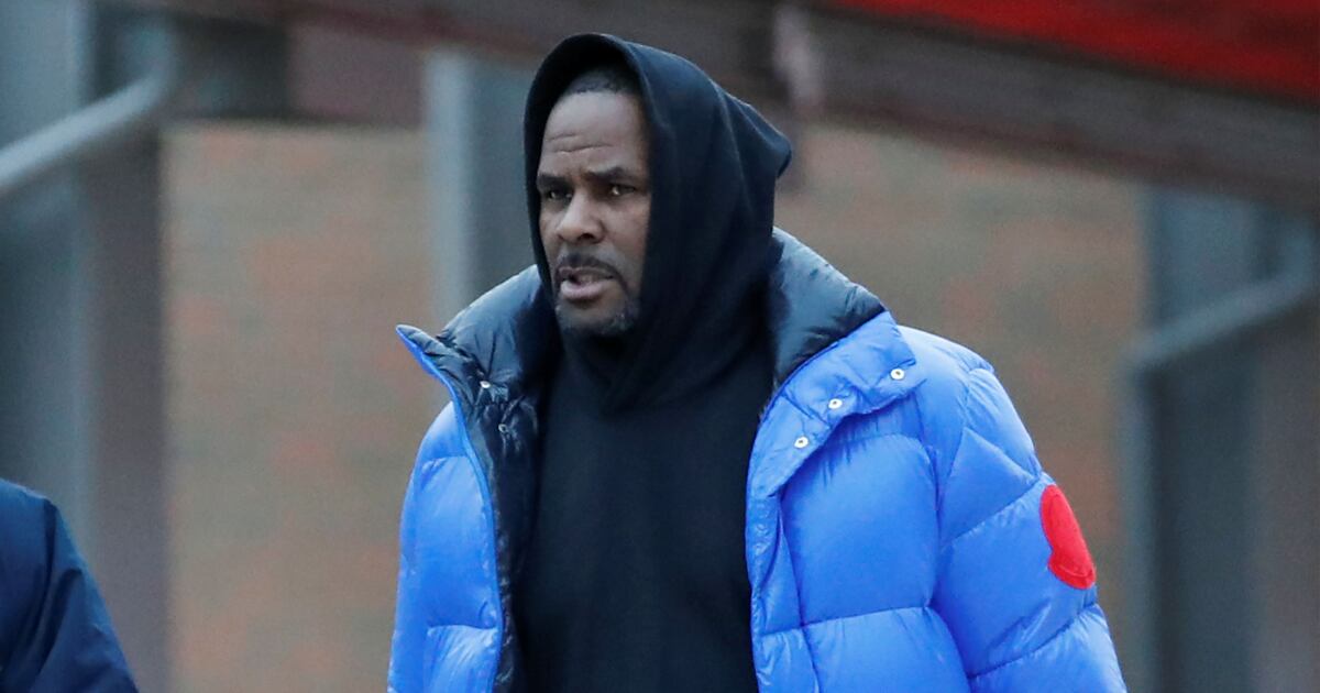 New R. Kelly Tape Showing Alleged Sex Abuse Handed Over to Authorities
