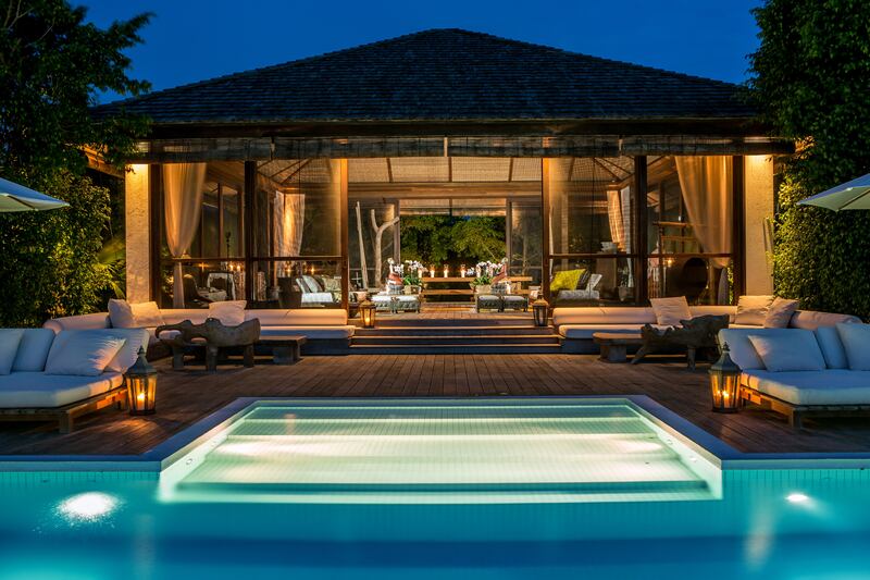 galleries/2014/11/29/omg-i-want-this-house-parrot-cay-turks-and-caicos-photos/141125-parrot-14_nennxy