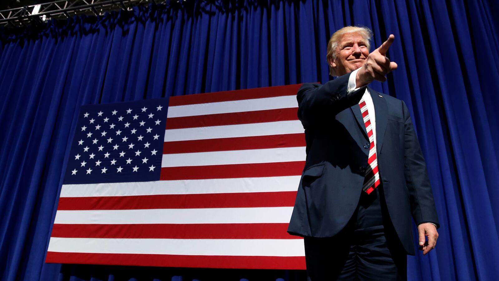 cheats/2016/09/22/trump-got-1-6m-from-secret-service/160922-trump-secret-service-cheat_xjf3an