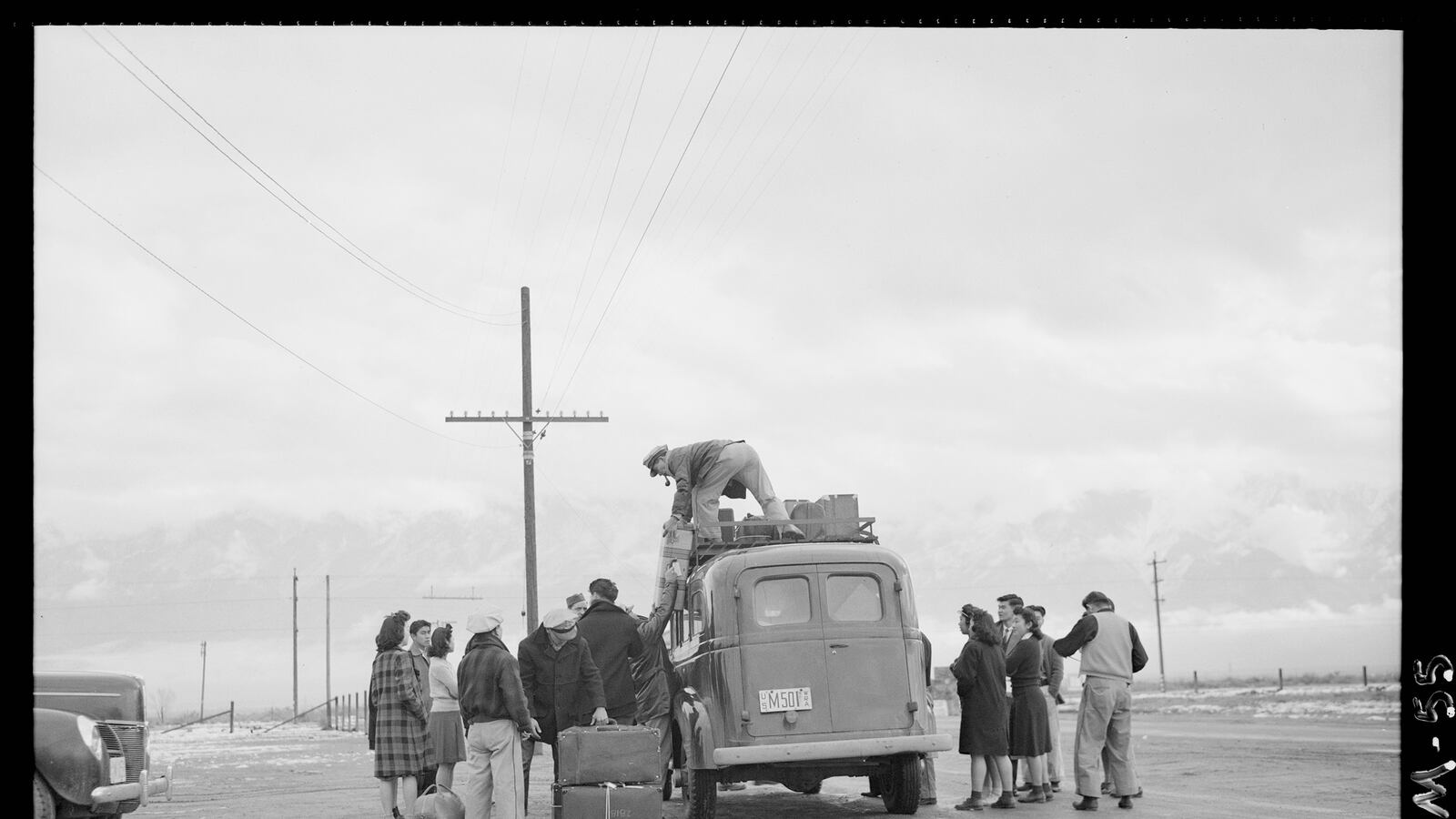 galleries/2015/10/07/ansel-adams-s-lost-internment-camp-photos/151001-manzanar-camp-00190a_yklzao