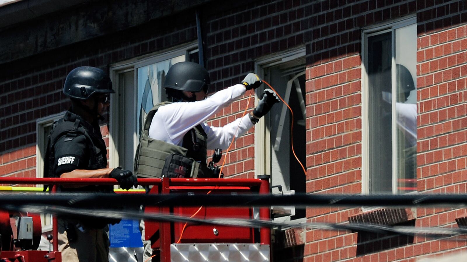 articles/2012/07/22/explosion-of-james-holmes-apartment-would-have-been-catastrophic/james-holmes-boobytraps-pelisek-teaser_f3mmdc