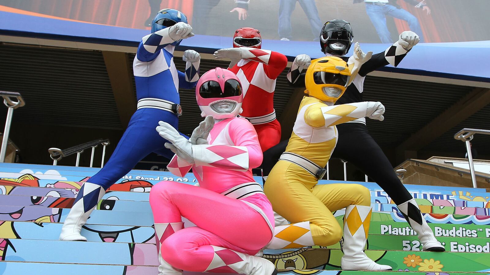 cheats/2015/02/01/power-ranger-kills-roommate-with-sword/150201-power-rangers-cheat_okmxnn