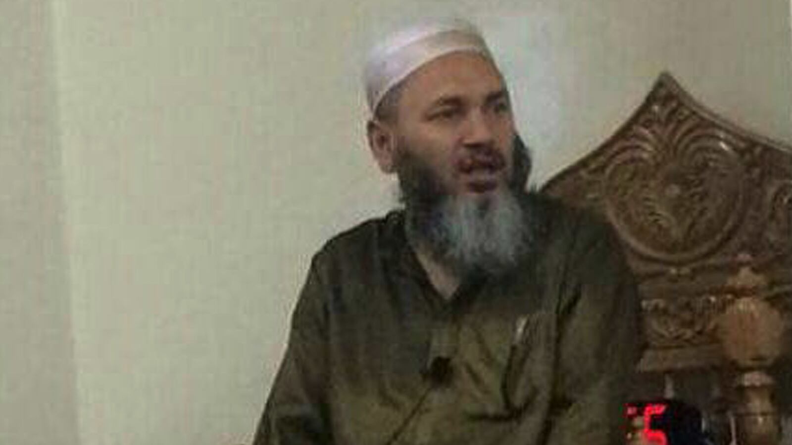 cheats/2016/08/13/imam-and-assistant-gunned-down-in-queens/160813-iman-tease_bywqwj