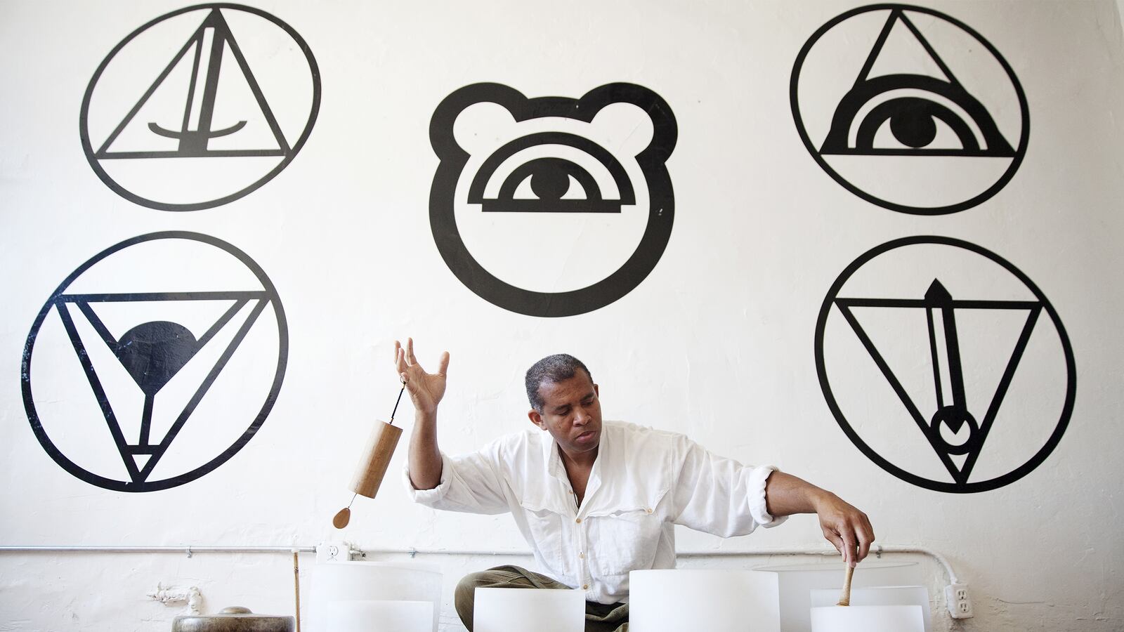 articles/2016/04/09/hey-gwyneth-paltrow-this-is-what-a-sound-bath-is-really-like/160409-crocker-sound-bath-tease_lueizf