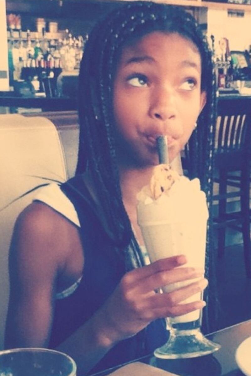 galleries/2011/06/19/best-celebrity-twitter-pictures/willow-smith-week-in-twit-pics-0619_rvank8