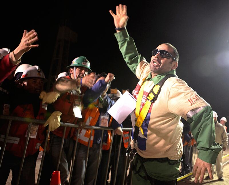 galleries/2010/10/13/chilean-miners-rescue-photos/chilean-miners-12_begmwk