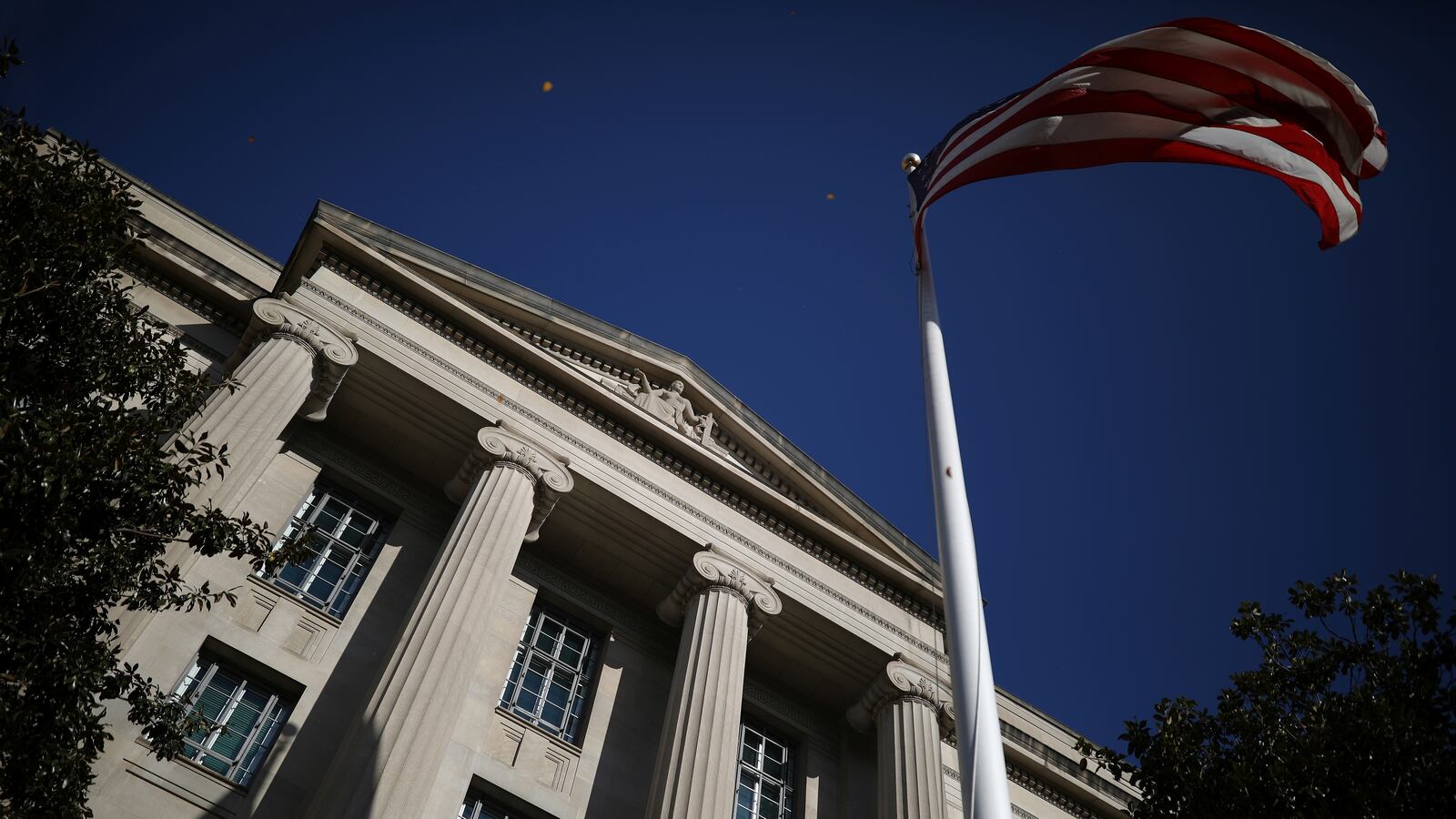 2020-12-02T192236Z_661695203_RC27FK99D9ZW_RTRMADP_3_USA-ELECTION-TRUMP_nvpdyy