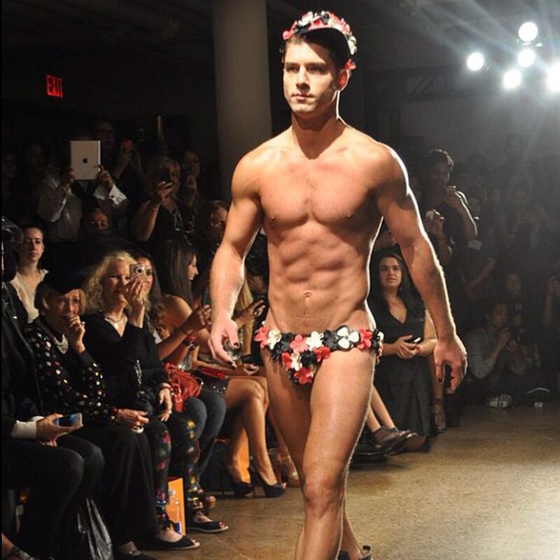 galleries/2012/09/15/fashion-instagrams-tyra-banks-jessica-alba-more-photos/fashion-insta-120914-7_izfnoc