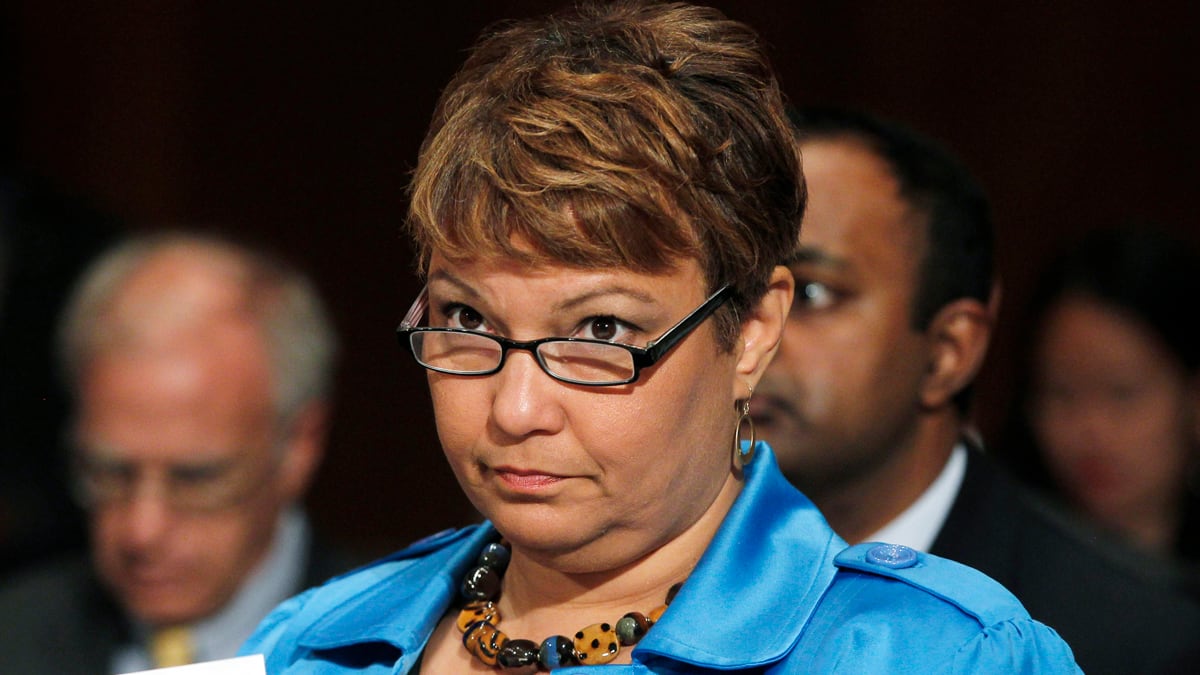 articles/2011/11/01/chief-lisa-jackson-battles-polluters-wins-accolades-for-style/lisa-jackson-profile-cottle_lydqxy