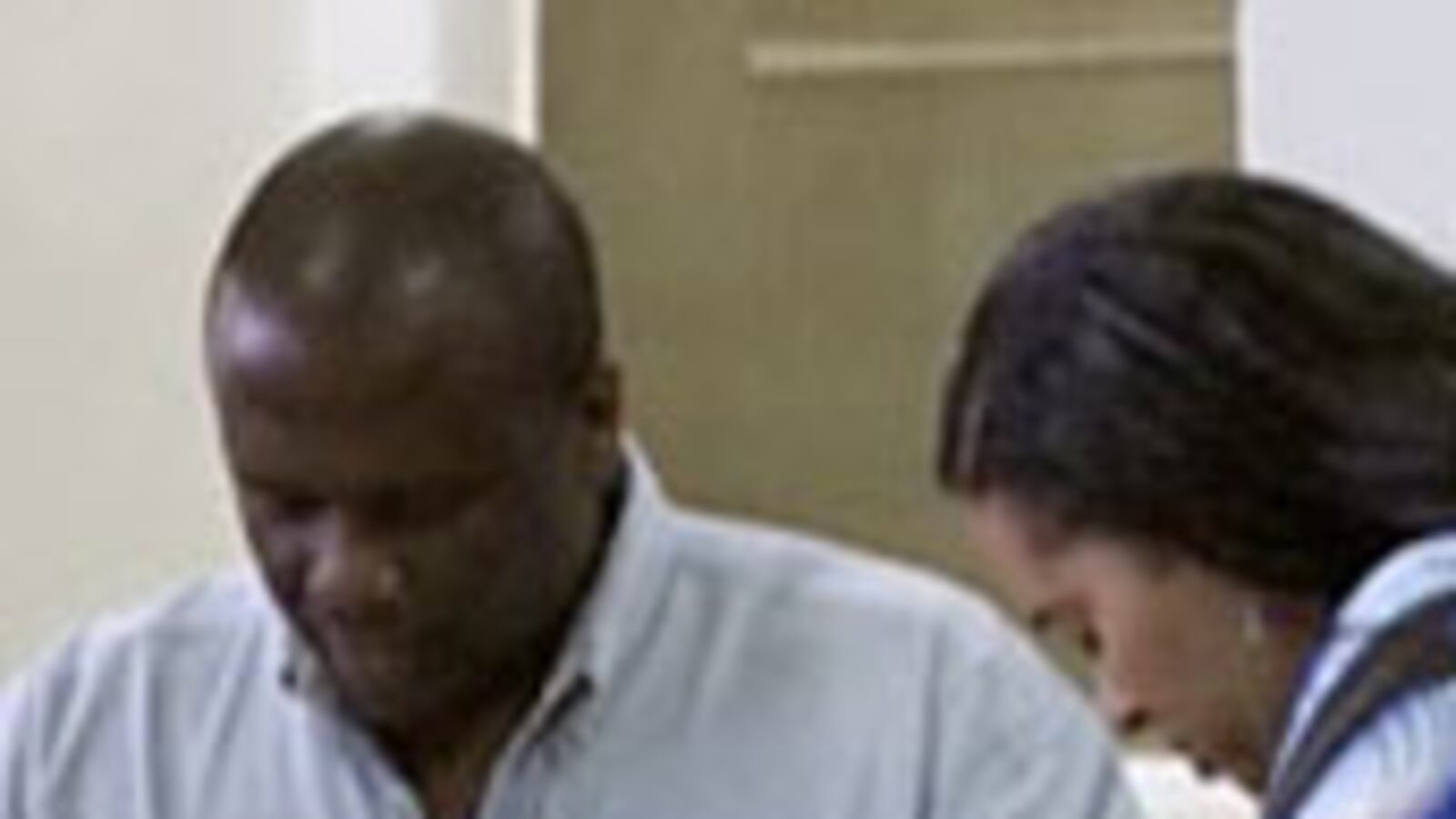 articles/2009/06/07/a-decade-behind-bars-return-to-the-farm/video-behind-bars_30725_cimve4