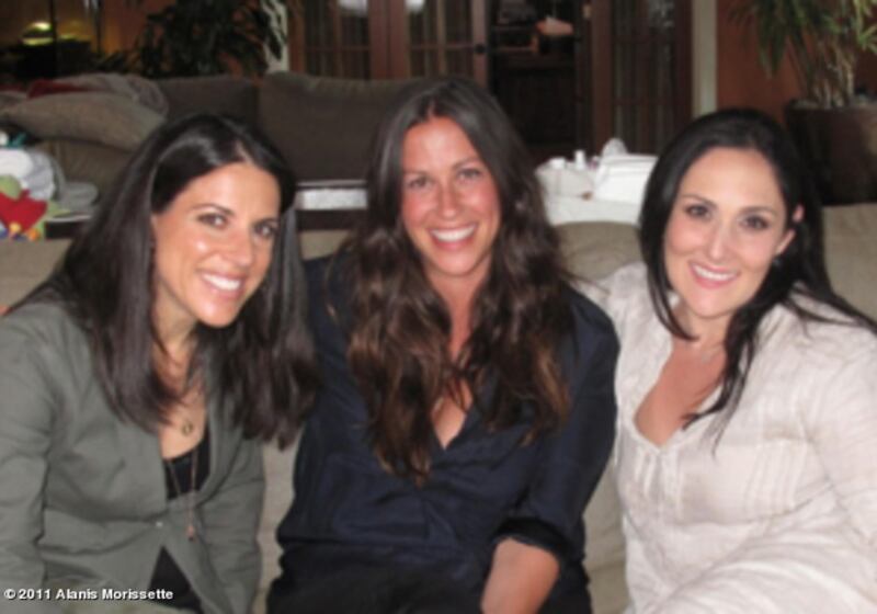 galleries/2011/04/20/twit-pics-4-24/twitpi424---alanis_ishvzr