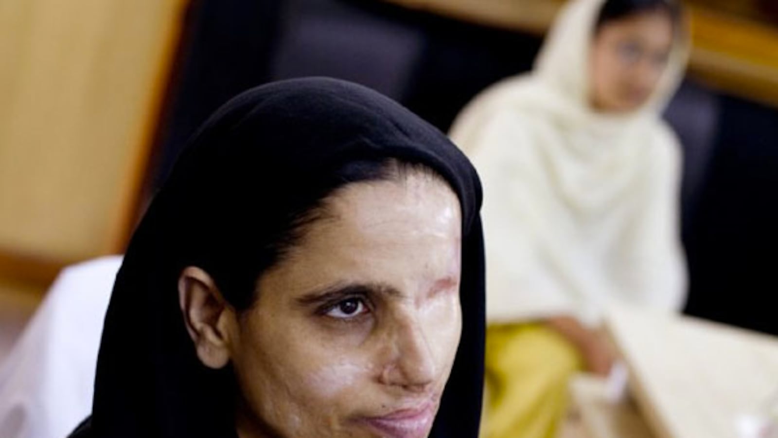articles/2012/03/08/oscar-winning-saving-face-directors-battle-to-end-horror-of-acid-attacks/saving-face-documentary_mdgezt