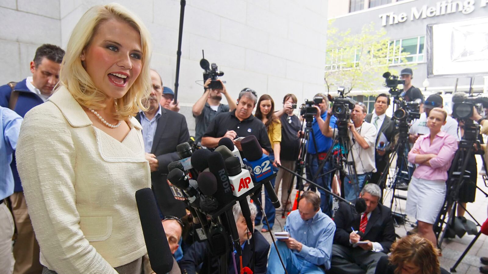 articles/2012/04/20/elizabeth-smart-to-co-headline-anti-abortion-group-s-dinner/elizabeth-smart-yarrow_vnnran