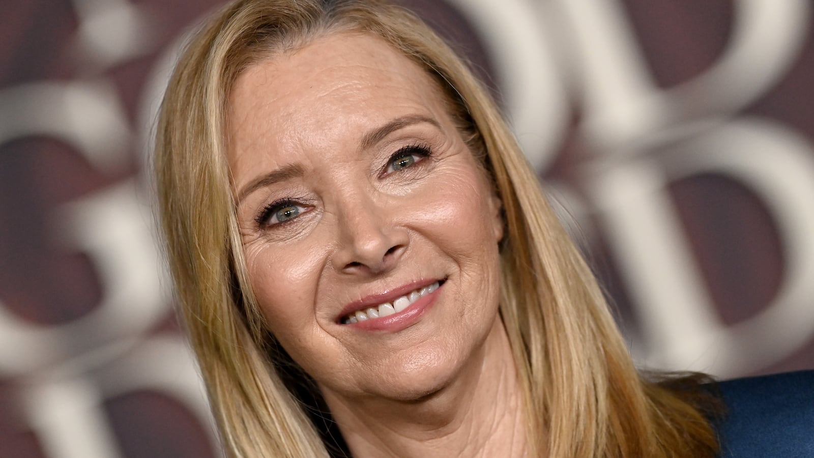 Lisa Kudrow: 'Hard' for Me to Be Real Friends With 'Friends'