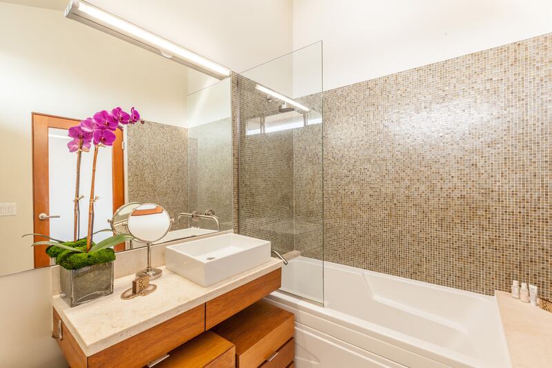 galleries/2014/04/06/omg-i-want-this-house-venice-california-photos/140404-omg-house-venice-beach-2_sx0rao