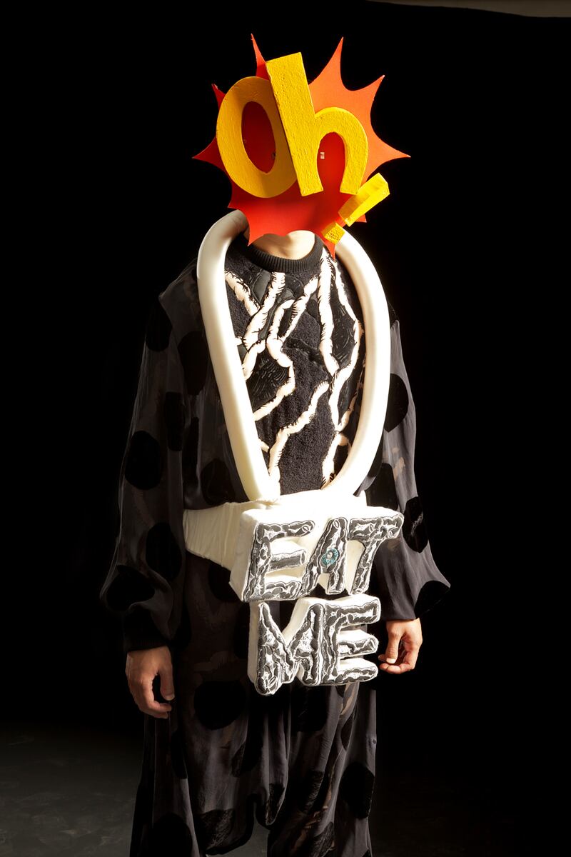 galleries/2013/02/20/monsters-of-fashion-exhibition-in-paris-photos/chi-he-monsters-of-fashion11_dtvh44