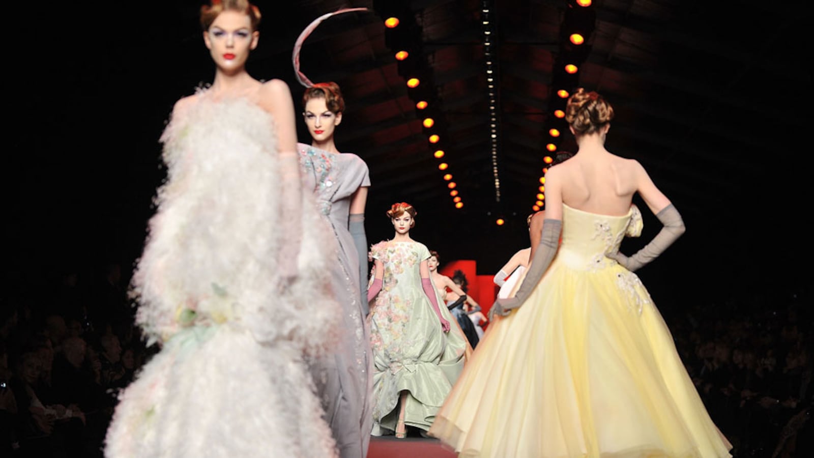 galleries/2011/01/27/paris-couture/paris-couture---dior-2_j2wptp
