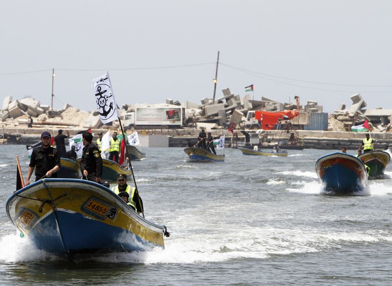 galleries/2010/12/29/the-year-in-pictures-2010/year-in-pictures---flotilla_ztj7i6