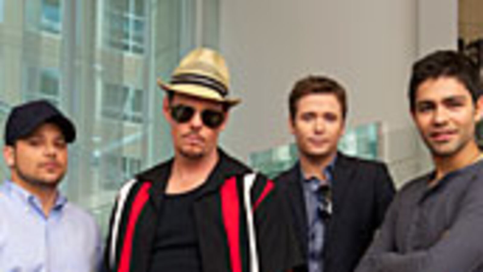 articles/2010/08/10/doug-ellin-on-the-end-of-entourage/gina-entourage_119076_w5y4pp