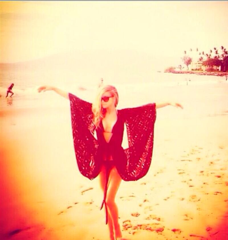 galleries/2013/10/06/miley-cyrus-james-franco-more-celebrity-twitter-pictures-photos/131004-cleb-twit-pic07_ywu2ya