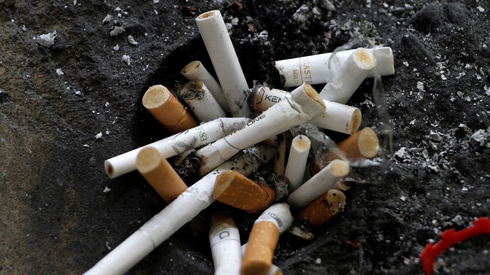 articles/2014/02/05/the-war-on-smoking-didn-t-save-my-mother-s-life-but-it-could-save-many-more/140205-concha-cigarettes-cvs_ipk474