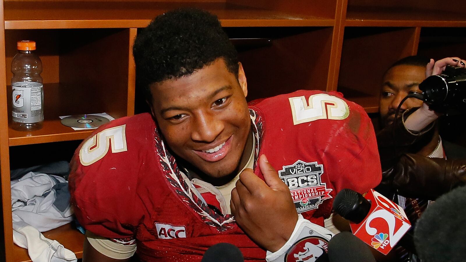 cheats/2014/04/16/fsu-police-botched-rape-inquiries/140417-jameis-winston-cheat_f37hek