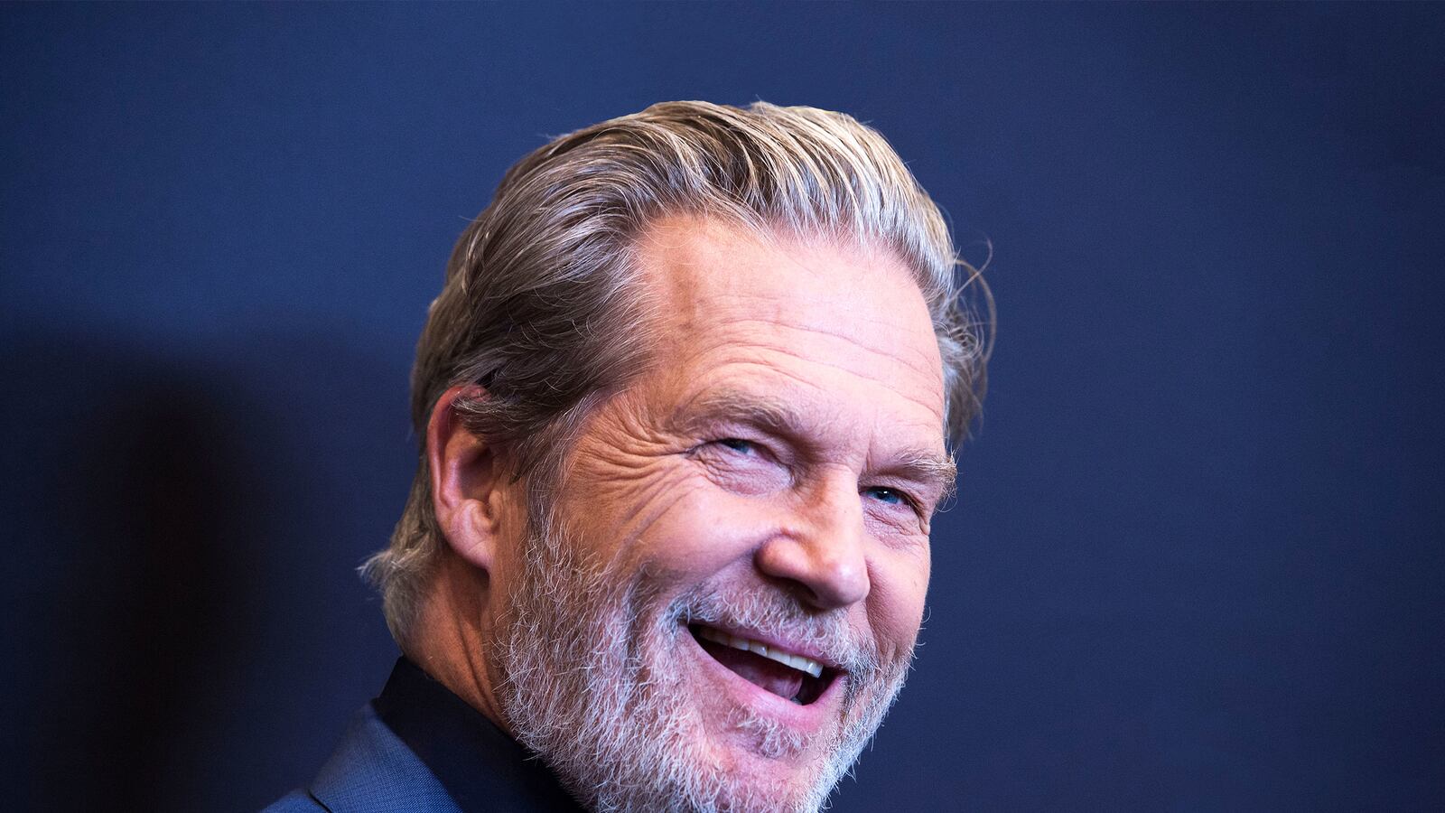 articles/2016/11/15/jeff-bridges-tries-to-solve-the-crazy-riddle-that-is-president-elect-trump/161114-yamato-jeff-bridges-tease_asce5c