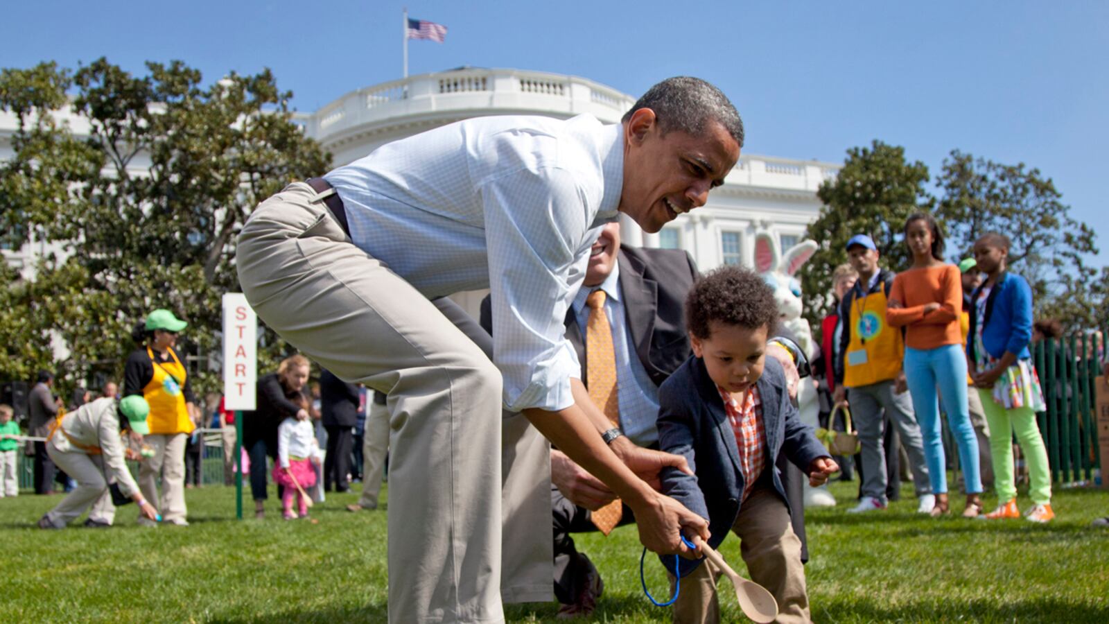cheats/2012/04/09/obamas-host-annual-easter-egg-roll/obama-white-house-egg-roll-cheat_nwqefi