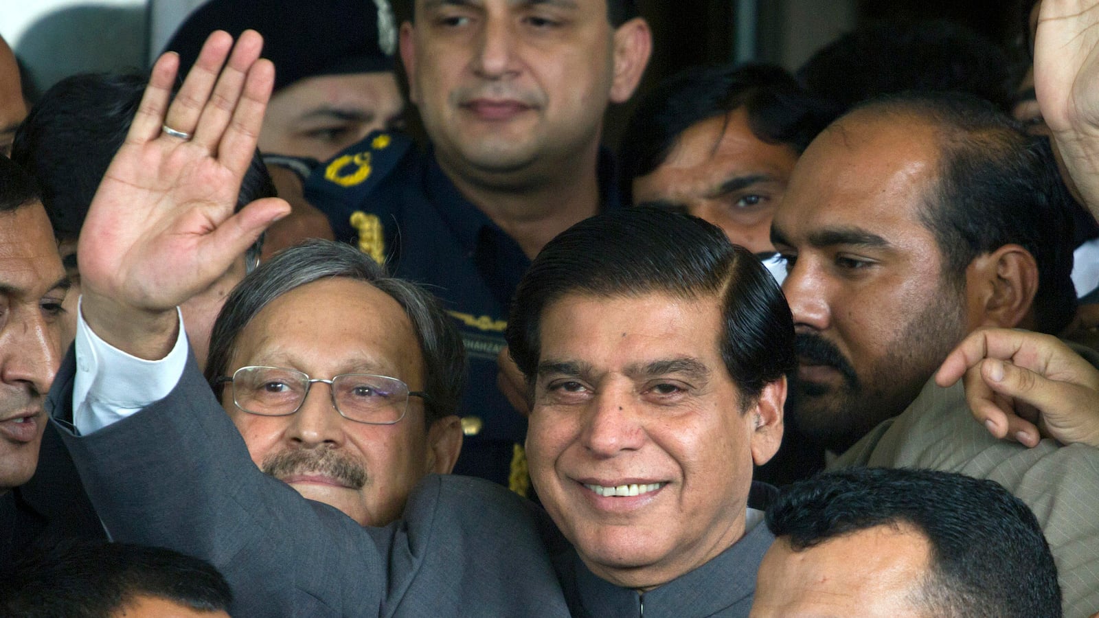 cheats/2013/01/15/pakistan-orders-arrest-of-pm/130115-pakistan-pm-arrested-cheat_yhlcrv