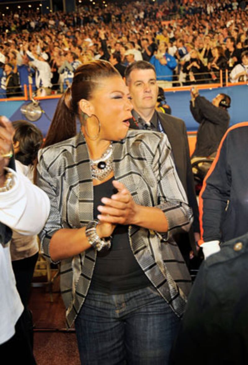 galleries/2011/02/05/celebrities-at-the-super-bowl/celeattend-super-bowl---queen-latifah_dtbjgl