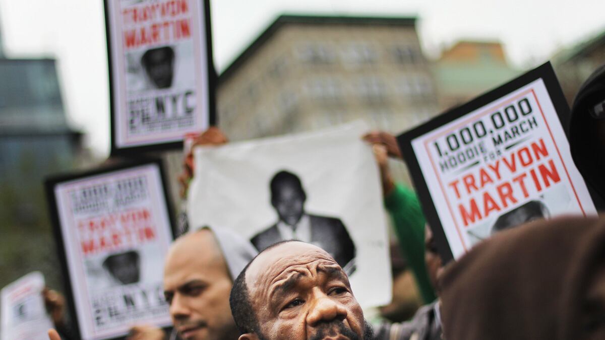 articles/2012/03/26/far-from-the-streets-the-bold-faced-rub-shoulders-with-the-wall-street-occupiers/occupied-chic-smith_hw4adg