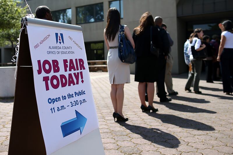 articles/2013/05/15/longer-benefits-keep-people-jobless-maybe-not/130515-unemployment-benefits-cnbc-tease_vaunap