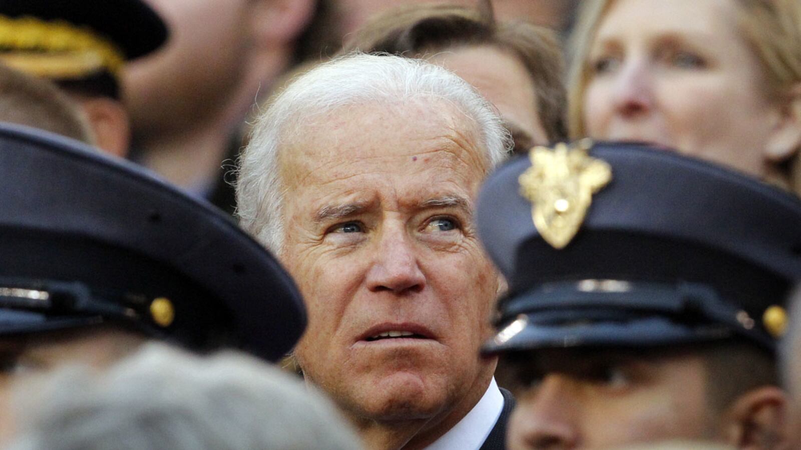 cheats/2013/01/10/white-house-considers-school-police/biden-gun-control-cheat_ofqf92