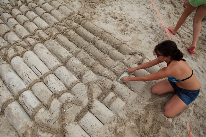 galleries/2013/08/11/seo-the-2013-artist-sandcastle-competition-hosted-by-creative-time-photos/gal-sandcastle-6_csrom6