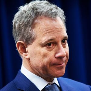 180507-weill-schneiderman-hero_hjecxq