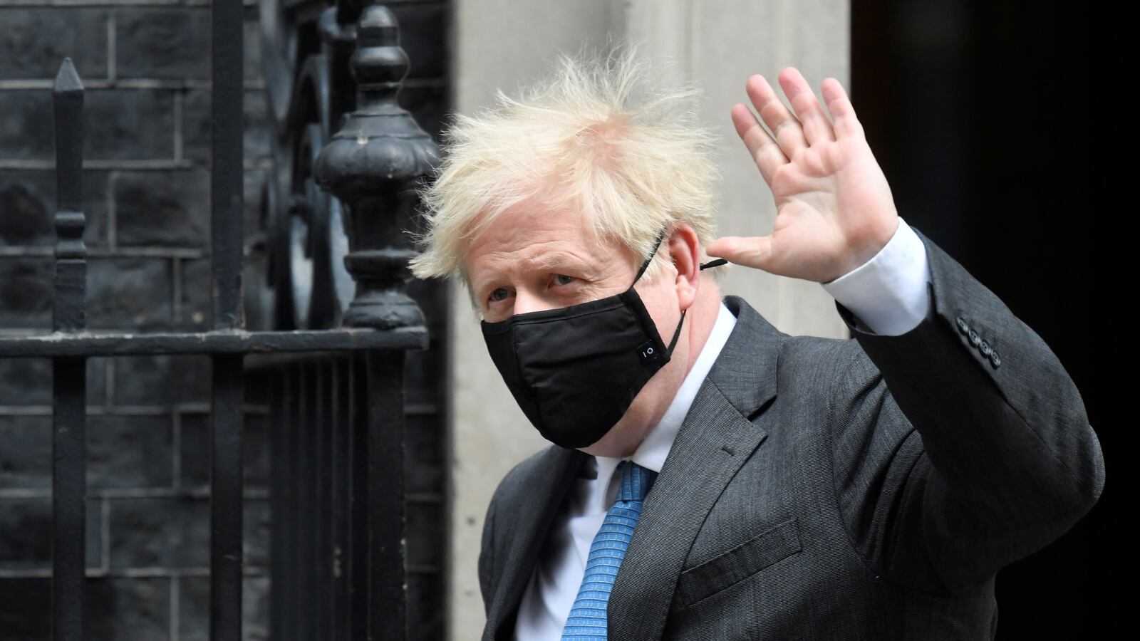 2021-04-28T104328Z_1373715168_RC2Y4N9FF7X9_RTRMADP_3_HEALTH-CORONAVIRUS-BRITAIN-JOHNSON_1_olpxjc