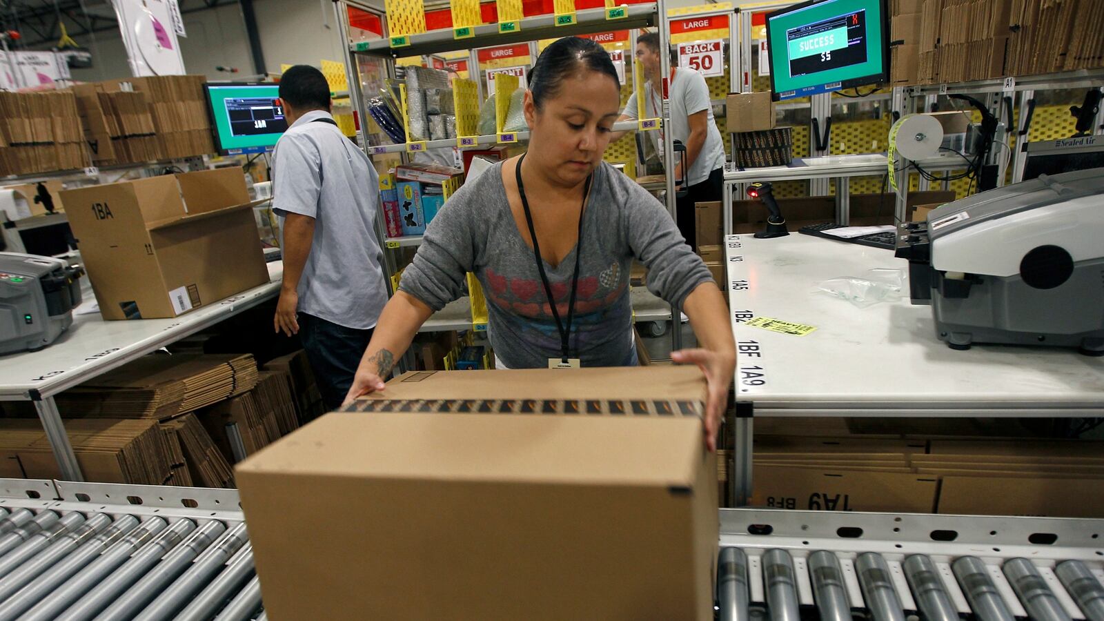 cheats/2015/04/22/amazon-tests-delivery-to-drivers-trunks/150422-amazon-cheat_aarjne