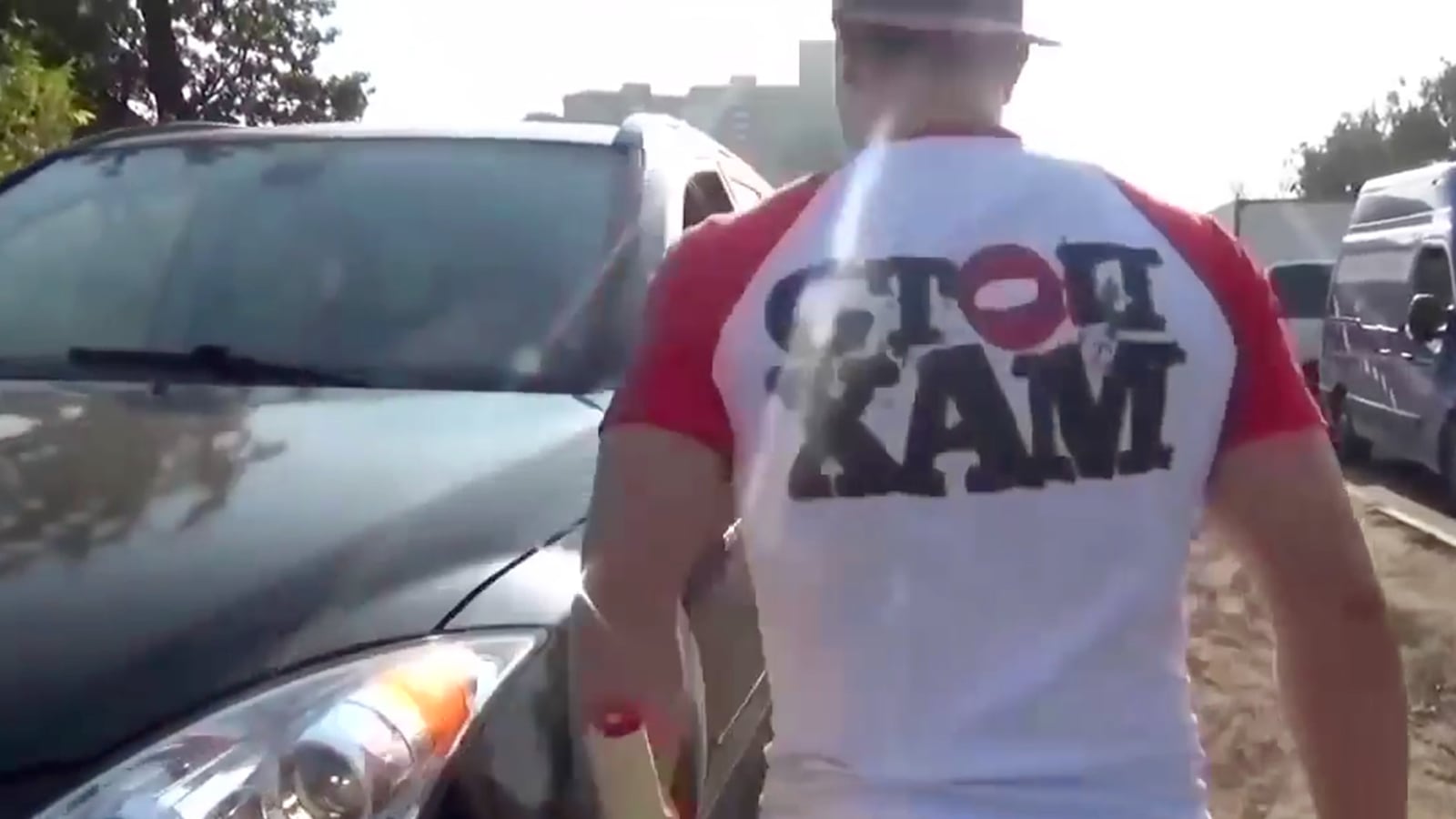 articles/2015/05/11/russia-s-viral-stop-a-douchebag-fad/150510-zavadski-stop-douchebag-tease_nk5yav