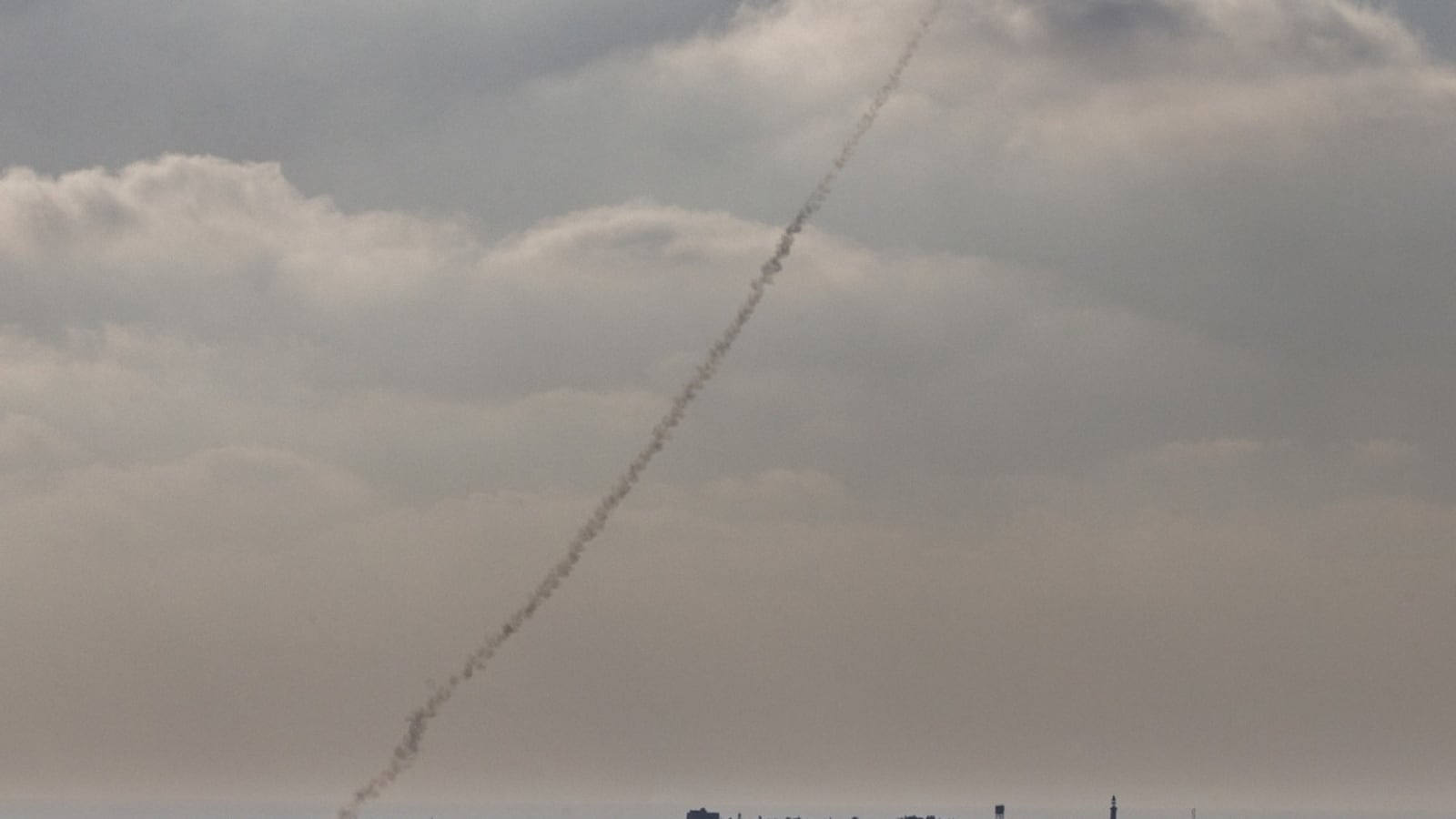 cheats/2014/07/08/hamas-israel-trade-heavy-rocket-fire/140708-gaza-strikes.jpg_y2jvj8