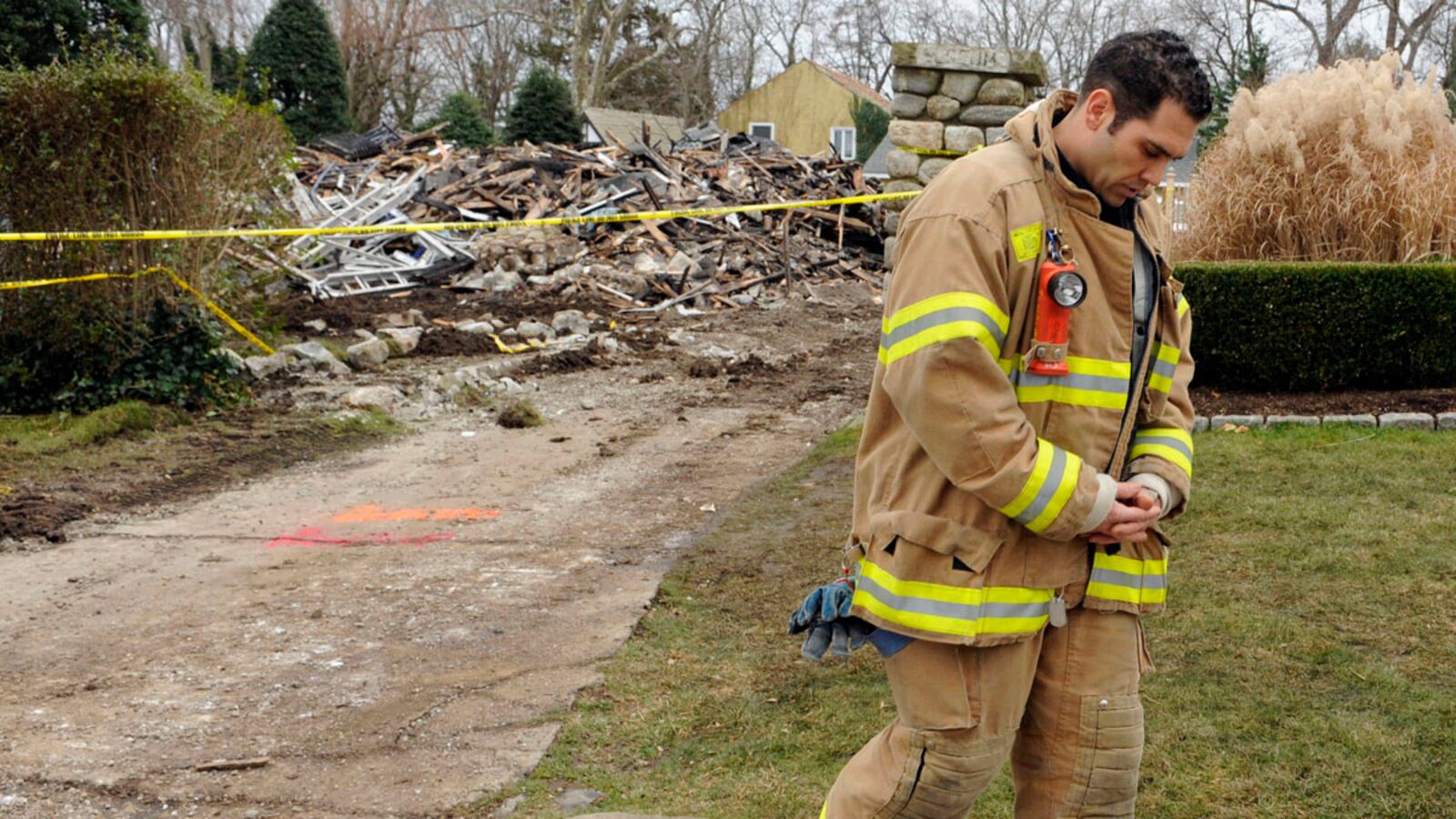 cheats/2011/12/28/connecticut-fire-caused-by-embers/connecticut-fire-caused-by-embers-cheat_fpvjqc