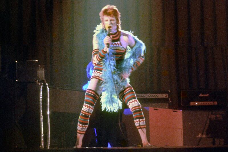 galleries/2016/01/11/david-bowie-style-icon-photos/160111-david-bowie3_ubapnd