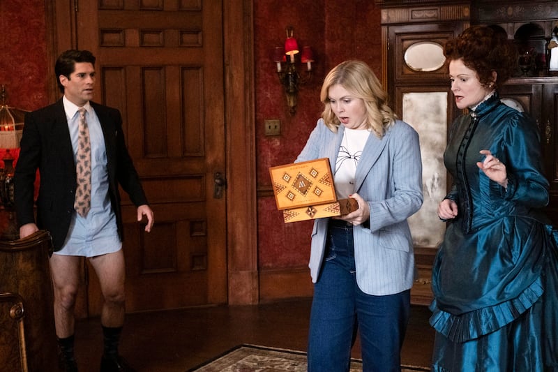 Asher Grodman as Trevor, Rose McIver as Samantha and Rebecca Wisocky as Hetty in "Ghosts"