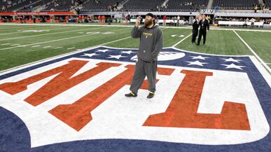 cheats/2011/04/30/nfl-lockout-reinstated/nfl-lockout_vvl7iw